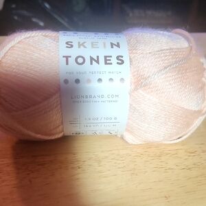 Skein Tones Yarn - Cream
